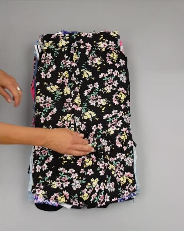 Фотография  558 - CUBUS детский микс лето (Children CUBUS mix)#15 кг, ЛОТ №2515 оптом в Воронеже и Воронежской области