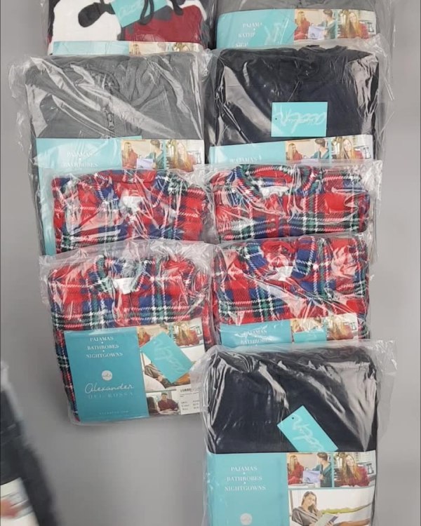 Фотография  259 - Халаты, комбинезоны (семейный) СТОК CAN#10 кг, ЛОТ №4452 оптом в Воронеже и Воронежской области