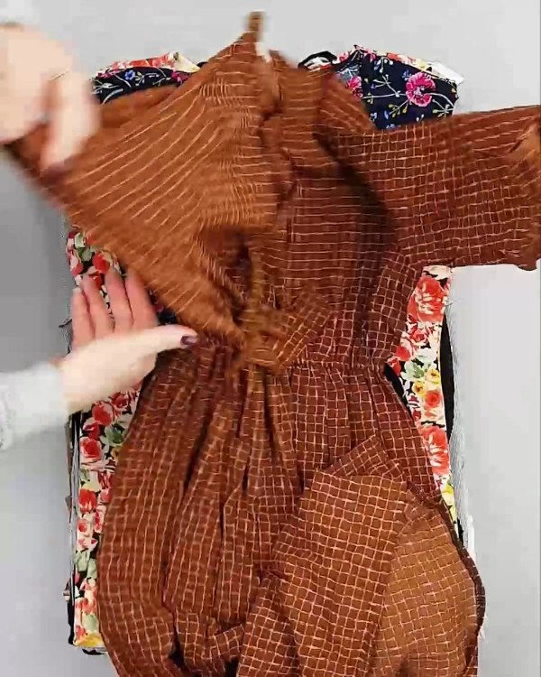 Фотография  566 - Платья Корея#20 шт, ЛОТ №5617 оптом в Воронеже и Воронежской области