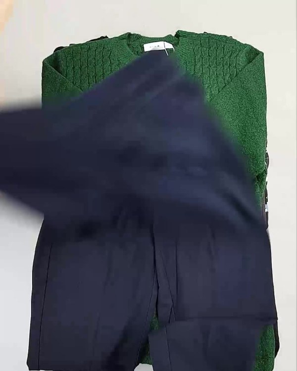 Фотография  557 - DK+Bestseller Winter mix 064#15 кг, ЛОТ №6895 оптом в Воронеже и Воронежской области