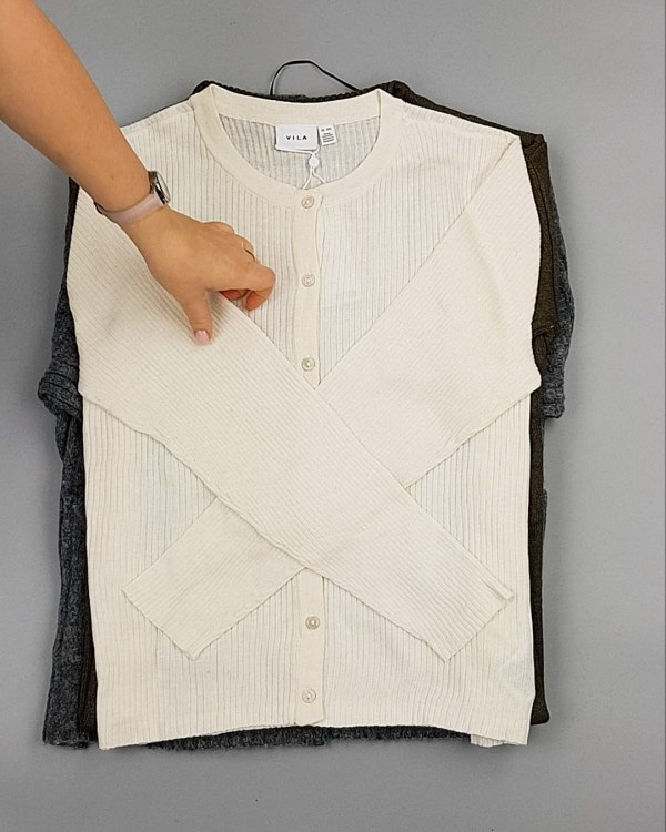 Фотография  930 - Кардиганы VILA W 104#7 кг, ЛОТ №7155 оптом в Воронеже и Воронежской области