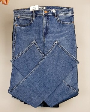 Фотография  280 - Джинсы WRANGLER м/ж#8,1 кг, ЛОТ №7011 оптом в Воронеже и Воронежской области
