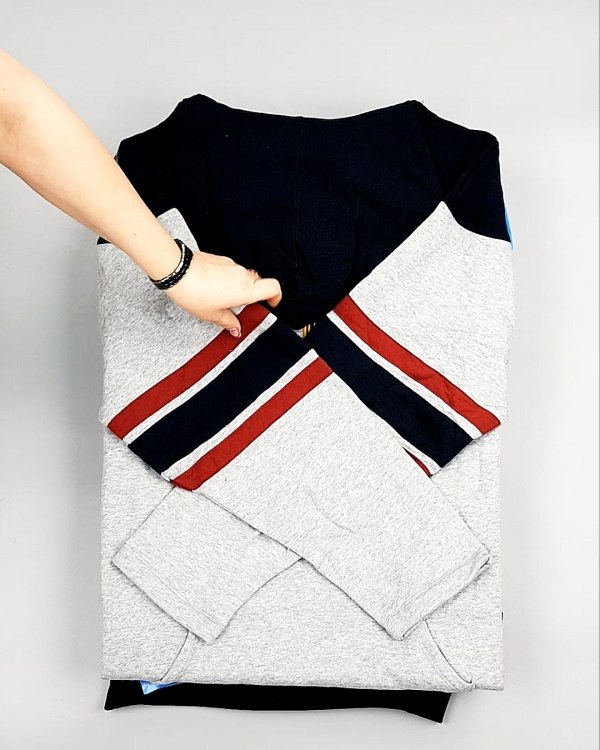 Фотография  452 - Толстовки СТОК CAN 0424#10 кг, ЛОТ №7447 оптом в Воронеже и Воронежской области