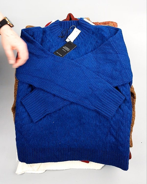 Фотография  313 - Джемпера СТОК CAN 084#7 кг, ЛОТ №7651 оптом в Воронеже и Воронежской области