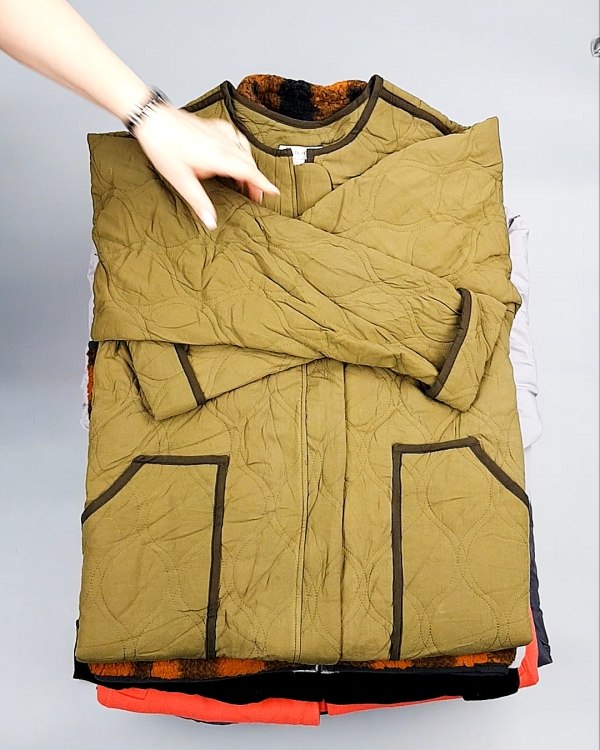 Фотография  679 - Верхняя одежда AMAZON жен 015#10 кг, ЛОТ №7712 оптом в Воронеже и Воронежской области