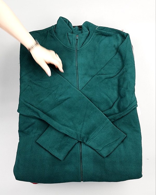 Фотография  402 - SWEATSHIRT CAN 084#10 кг, ЛОТ №7617 оптом в Воронеже и Воронежской области