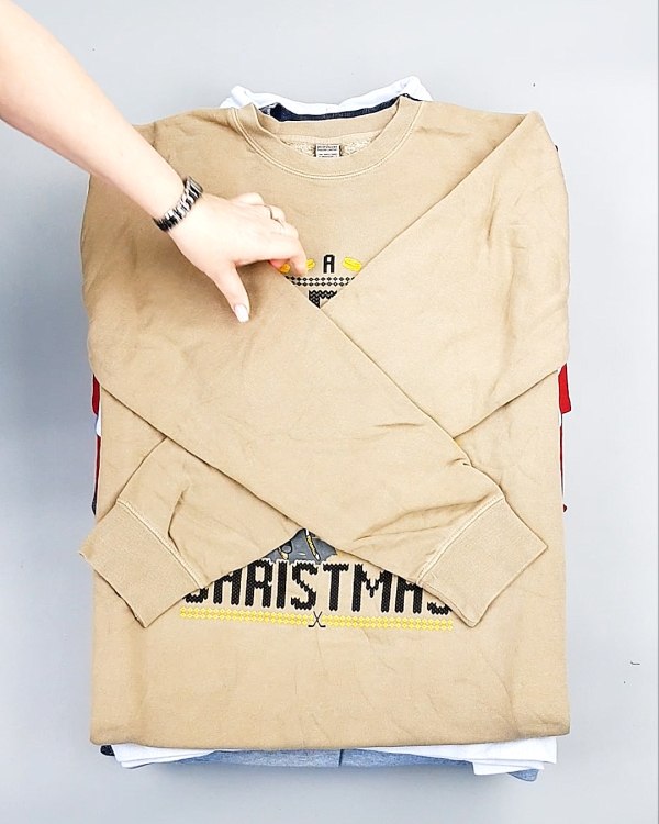 Фотография  588 - SWEATSHIRT CAN 084#10 кг, ЛОТ №7618 оптом в Воронеже и Воронежской области