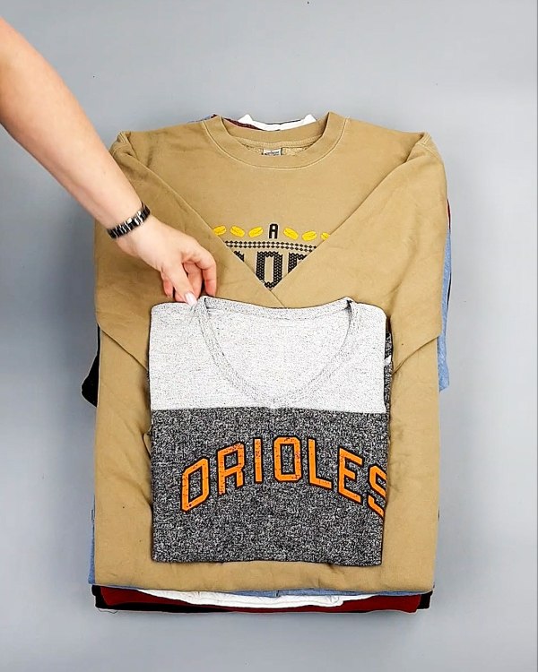 Фотография  663 - SWEATSHIRT CAN 084#10 кг, ЛОТ №7619 оптом в Воронеже и Воронежской области