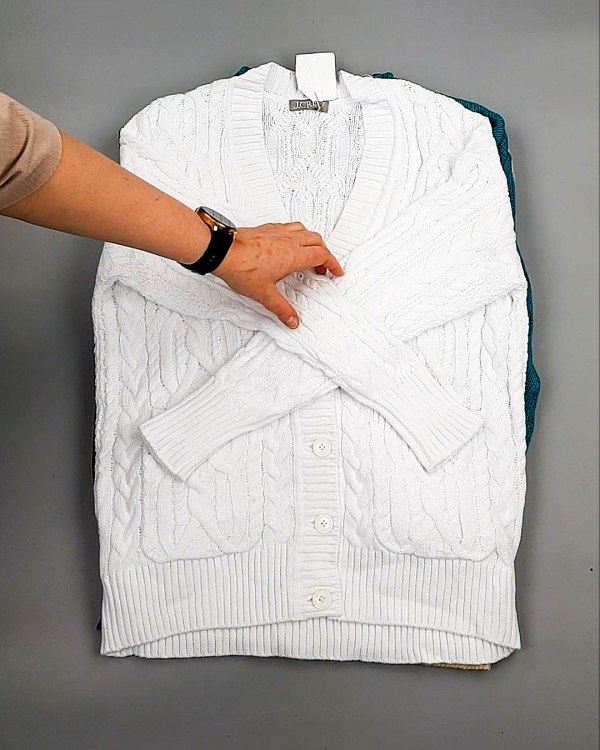 Фотография  373 - Джемпера СТОК CAN 084#7 кг, ЛОТ №7647 оптом в Воронеже и Воронежской области