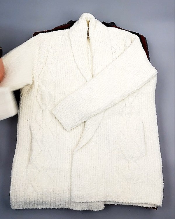 Фотография  585 - Кардиганы СТОК CAN 084#7 кг, ЛОТ №7674 оптом в Воронеже и Воронежской области