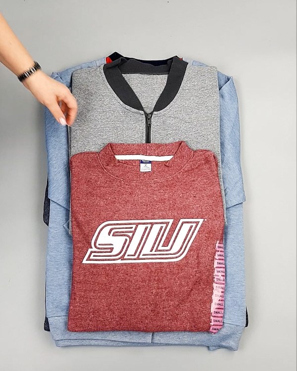 Фотография  530 - SWEATSHIRT CAN 084#10 кг, ЛОТ №7620 оптом в Воронеже и Воронежской области