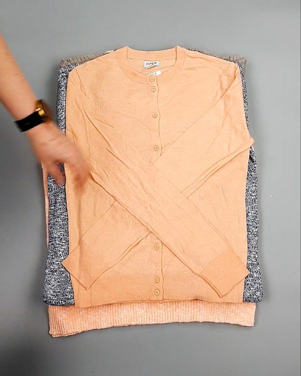 Фотография  947 - Джемпера легкие СТОК CAN 084#7 кг, ЛОТ №7635 оптом в Воронеже и Воронежской области