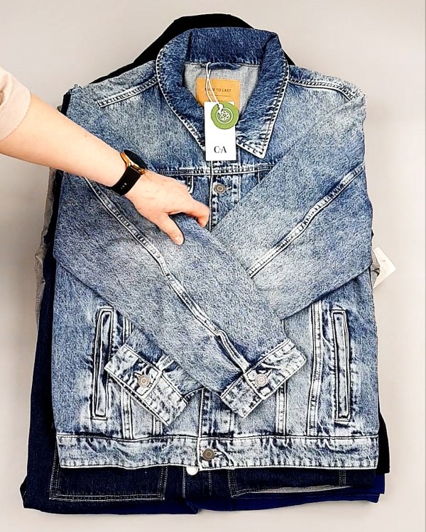 Фотография  901 - Ветровки м/ж C&A 025#10 кг, ЛОТ №7865 оптом в Воронеже и Воронежской области