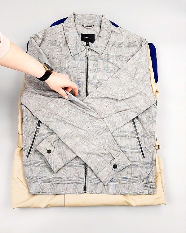 Фотография  586 - Ветровки м/ж C&A 025#10 кг, ЛОТ №7864 оптом в Воронеже и Воронежской области