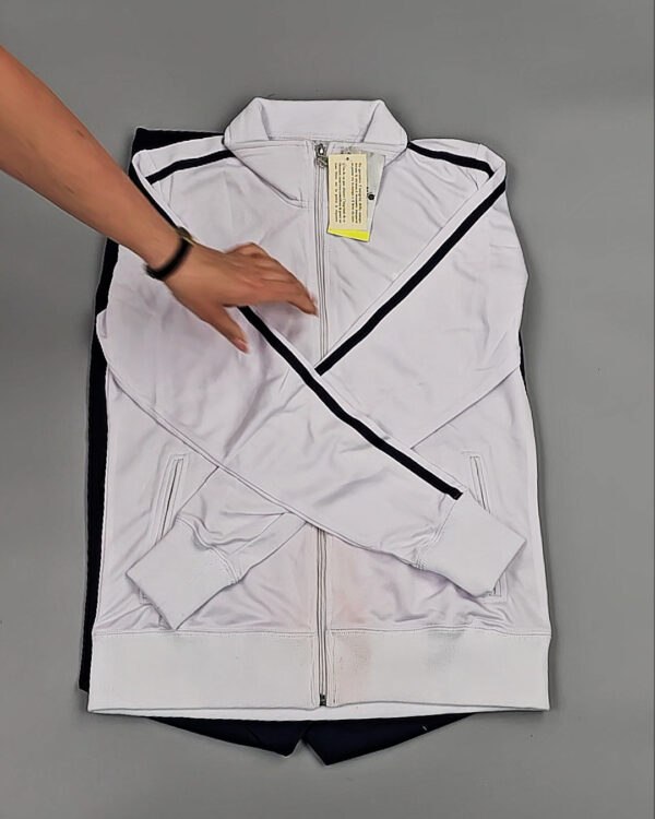 Фотография  905 - Спортивные костюмы  AD83#4 шт, ЛОТ №8637 оптом в Воронеже и Воронежской области