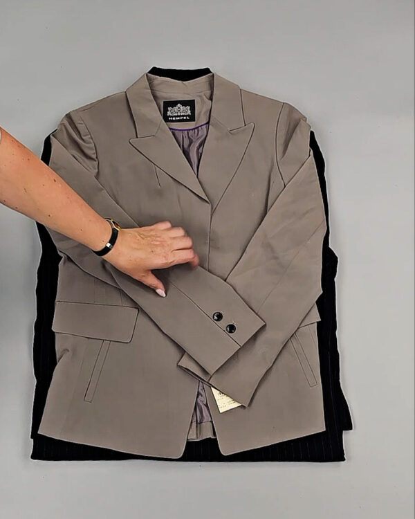 Фотография  753 - Жакеты Корея 085#10 кг, ЛОТ № СТ-9240 оптом в Воронеже и Воронежской области