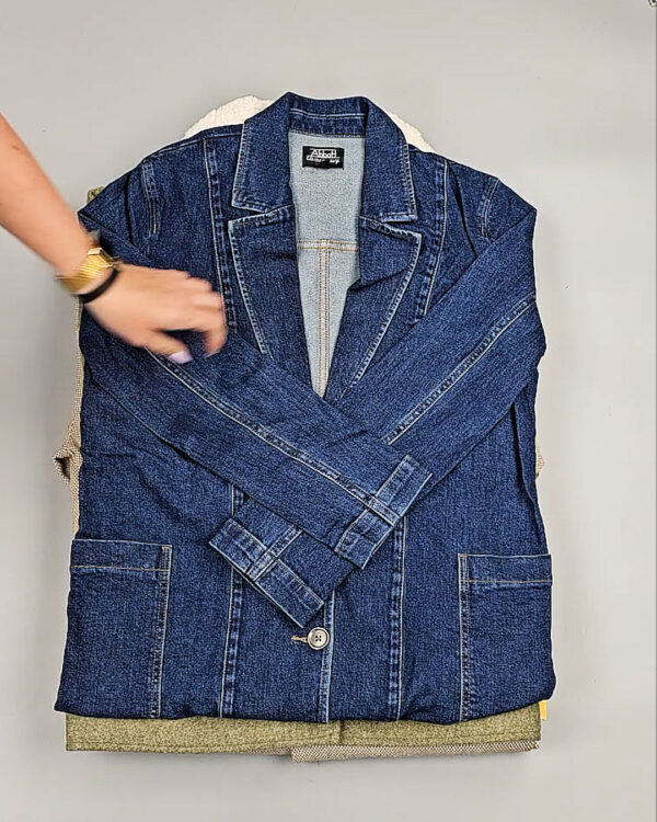 Фотография  963 - Ветровки женские CAN 104#12,5 кг, ЛОТ СТ-9404 оптом в Воронеже и Воронежской области